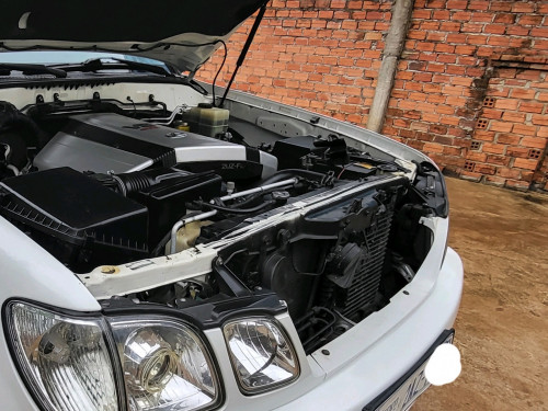 លក់Lexus lX 470 ឆ្នាំ04 ពណ៌ស ហ្វូលពេញ