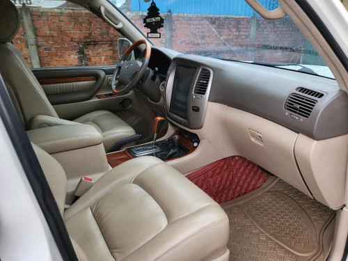 លក់Lexus lX 470 ឆ្នាំ04 ពណ៌ស ហ្វូលពេញ