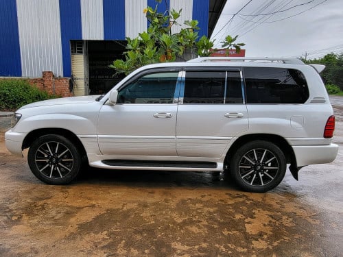 លក់Lexus lX 470 ឆ្នាំ04 ពណ៌ស ហ្វូលពេញ