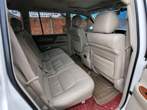 លក់Lexus lX 470 ឆ្នាំ04 ពណ៌ស ហ្វូលពេញ