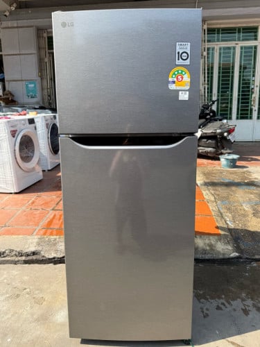 ទូទឹកកក LG 1.50m មួយទឹកសេរីថ្មី 98% ស្អាតខ្លាំងៗ