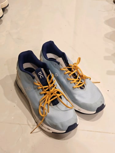 ស្បែកជើង On Cloud Nova Size 45