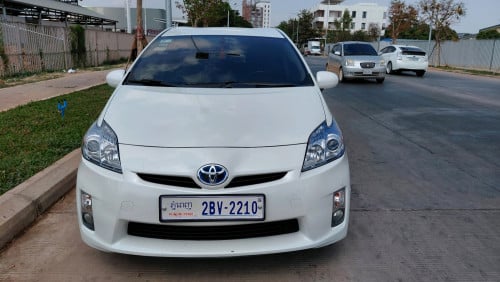 ឡានលក់ Prius Option 4 ឡានថ្មីកង់ថ្មី4គ្រាប់