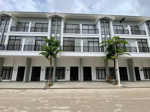 💥វីឡាកូនកាត់ LV សម្រាប់លក់នៅក្នុងបុរីប៉េងហួតបឹងស្នោរ