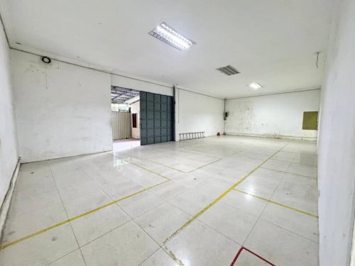 ឃ្លាំងសម្រាប់ជួល Warehouse for Lease