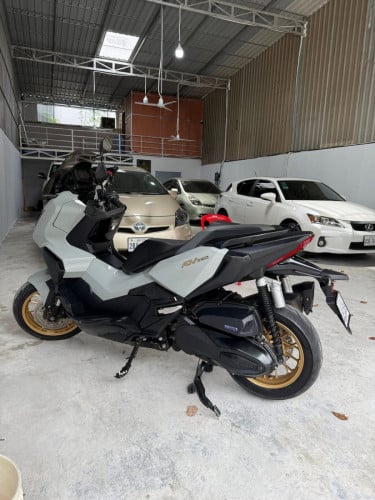 Adv 350 ឆ្នាំ 2022 មានពន្ធ