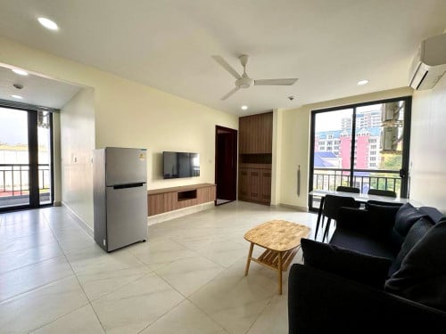 Big 2bedroom apartment near CIA (2004)