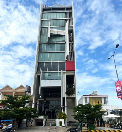 Commercial Office Space for Rent on Main Road Near Russian Hospital.