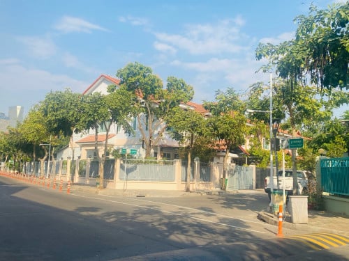 Corner Link-House 3 Bedrooms For Rent in Bassac Garden City.