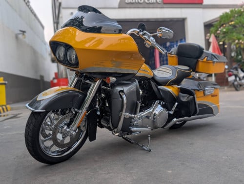 Harley Davidson road glide cvo