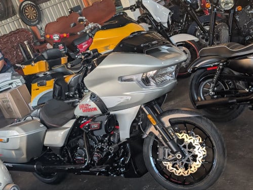 Harley Davidson road glide CVO st