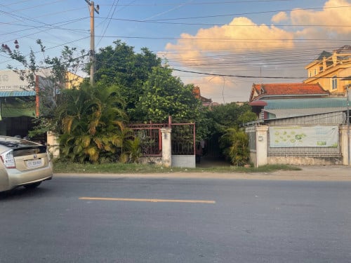 House and Land for urgent Sale in Khan Cbar Ampov, Phnom Penh.