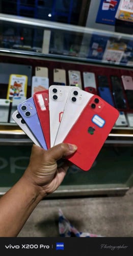 IPhone 12 មានស្ទើរនិងសាណុំzin 64G&128G តម្លៃចាប់ពី 150 ដល់185