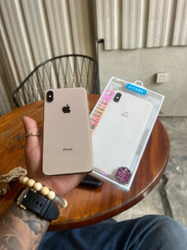 iPhone XS Max / 64g / មានស្កេន / អេក្រង់ហ្សុីន លក់តំលៃក្រោមទីផ្សារនៅកម្ពុជា 115$ ដាច់