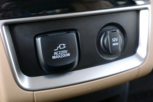 Kia Carnival 2022 ធានាឡានស្អាត