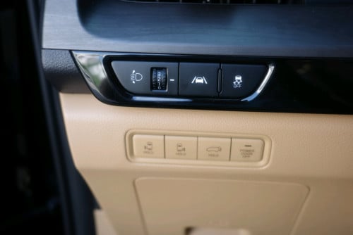 Kia Carnival 2022 ធានាឡានស្អាត
