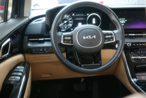 Kia Carnival 2022 ធានាឡានស្អាត