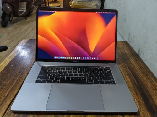 MacBook Pro 15inch 2017 .