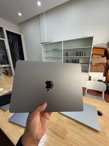 MacBook Pro 2023 14” M2 Pro 16G/512G Battery 99%