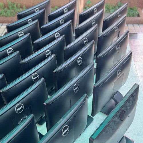 Monitors Dell ច្រើនគ្រឿង និងប្រភេទ