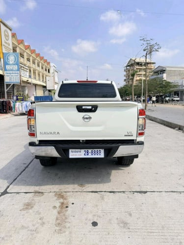 Nissan navara 2018 ប៉ុង2full optionម៉ាស៊ីនម៉ាស៊ូត2.5ម្ចាស់ទិញខ្លាញ់គោ