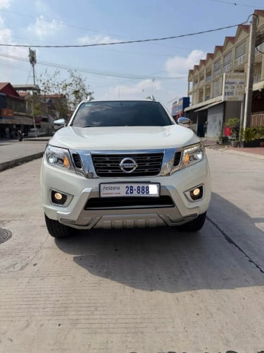 Nissan navara 2018 full optionម្ចាស់ទិញខ្លាញ់គោ ប្រភេទឡានម្ចាស់ទីមួយ