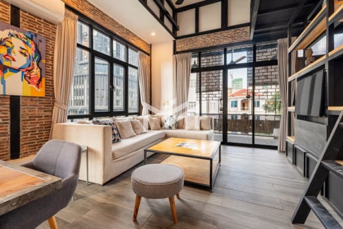 Renovated 3 Bedrooms Apartment for RENT in BKK1