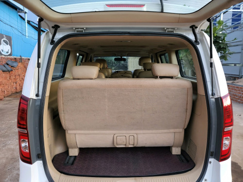 Sale Hyundai H12020 Full Option ក្នុងលឿងដំបូលបើកពីរតង់