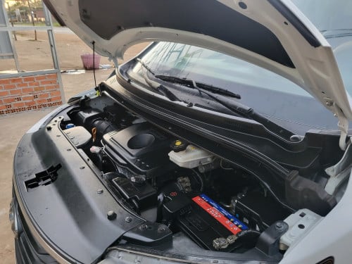 Sale Hyundai H12020 Full Option ក្នុងលឿងដំបូលបើកពីរតង់
