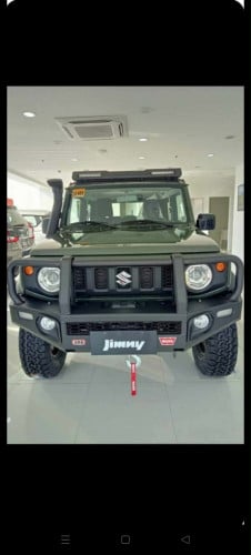 Suzuki jimny លេងគ្រឿងហេីយស្អាត យកទៅជិះតែម្ដង លក់ធូរៗ។បេីបងប្អូនមានចំណាប់អារម្មណ៍អាចទំនាក់ទំនងបាន។