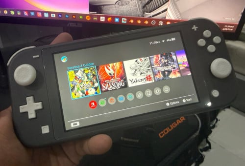 Switch lite JB 256GB - No chargers