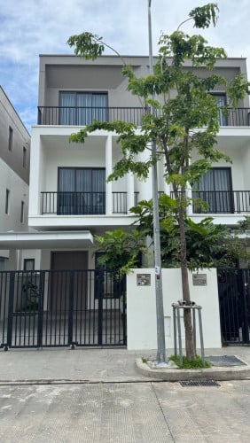 The Stunning Twin Villa for Rent Near AEON Mall 3