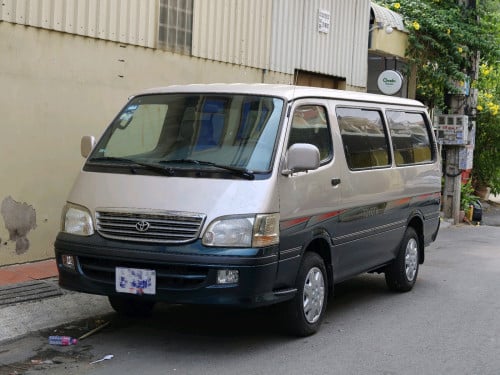 Toyota Hiace ថ្មីណាស់