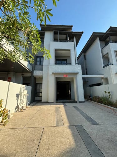 Twin Villa for Rent in Borey Chip Mong Landmark 60M