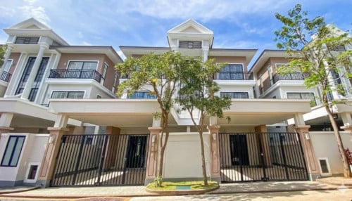 Twin villa for sale at borey peng hout 6A