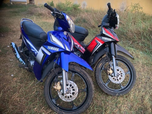 ម៉ូតូនៅសាណុំសុីន ដីក្រៅ