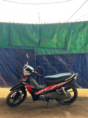 ម៉ូតូនៅសាណុំសុីន ដីក្រៅ