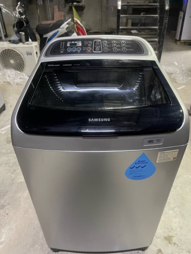 ទូលបងខោអាវមួយទឹកមកពីសាំងហ្គាពួរ