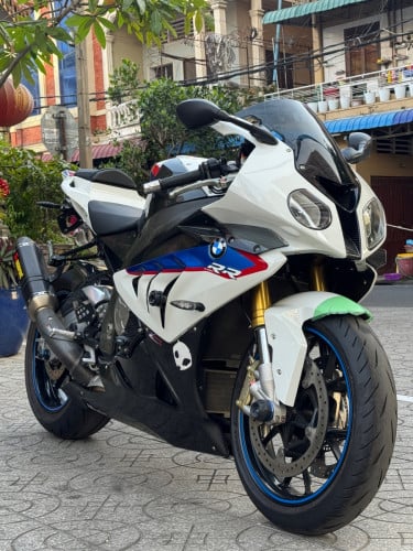 មានម៉ូតូមួយស្អាតចង់លក់ក្រដាសពន្ធ