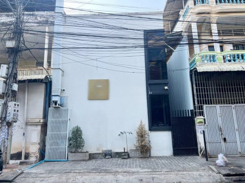 សេងហាងកាហ្វេ និងសម្ភារៈ