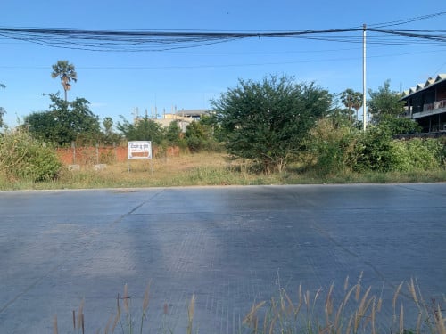 ដីលក់ជិតគុកព្រៃសរ