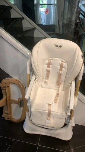 កៅអីកូនក្មេង