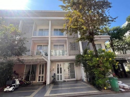 ផ្ទះសម្រាបជួលនៅបុរី ជីបម៉ុង​ សែនសុខ