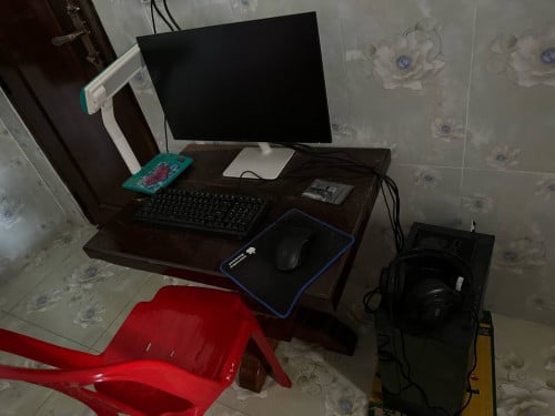 កុំព្យូទ័រលក់បន្ទន់ កាលទិញ៧០០ជាង