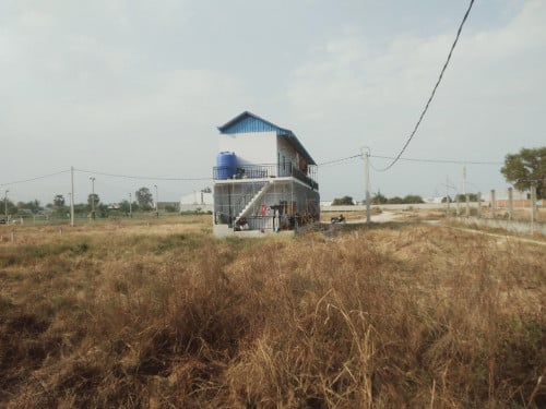 ដីលក់ ជិតសាលា (នៅកំបូល)