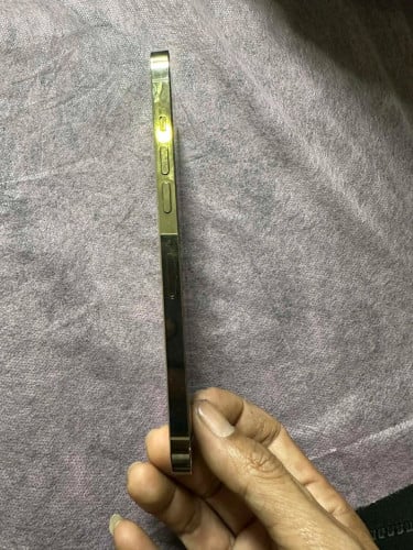 លក់12promaxមួយបងៗ នៅស្អាត់