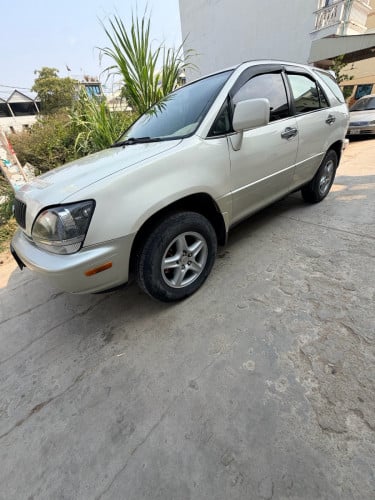 ឡានលក់ឡានស្អាតប៉ុង2 មានហ្គេសហើយ