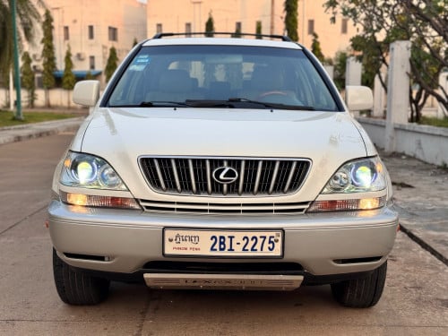 ឡាន​លក់ 2001 - ប៉ុង​.1 ឡានថ្មី  ទឹកថ្នាំ សុីនមួយជុំ