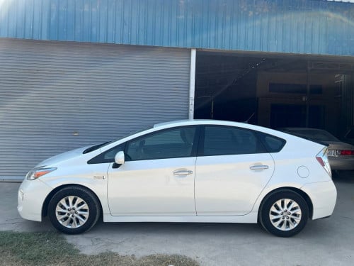 មកថ្មី 2013 Prius Plug in USA សកាំមៃ មេឡានអេម