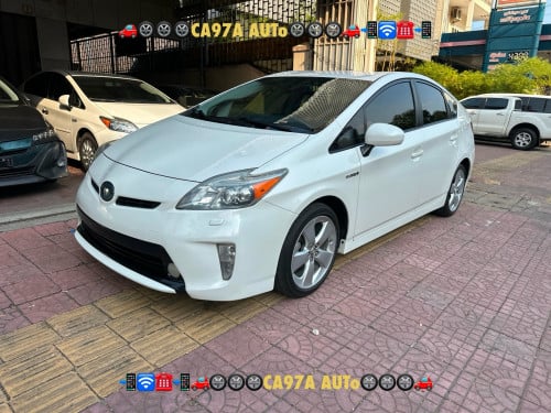មកថ្មី 2013” Prius USA Full Advanced 5 Hybrid សកាំមៃក្នុងលឿង ឡានអេម